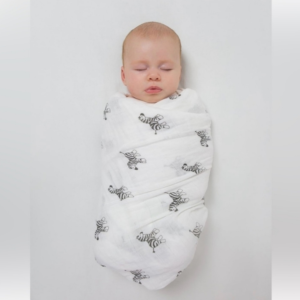 NIB Amazing Baby newborn zebra muslin swaddle blanket